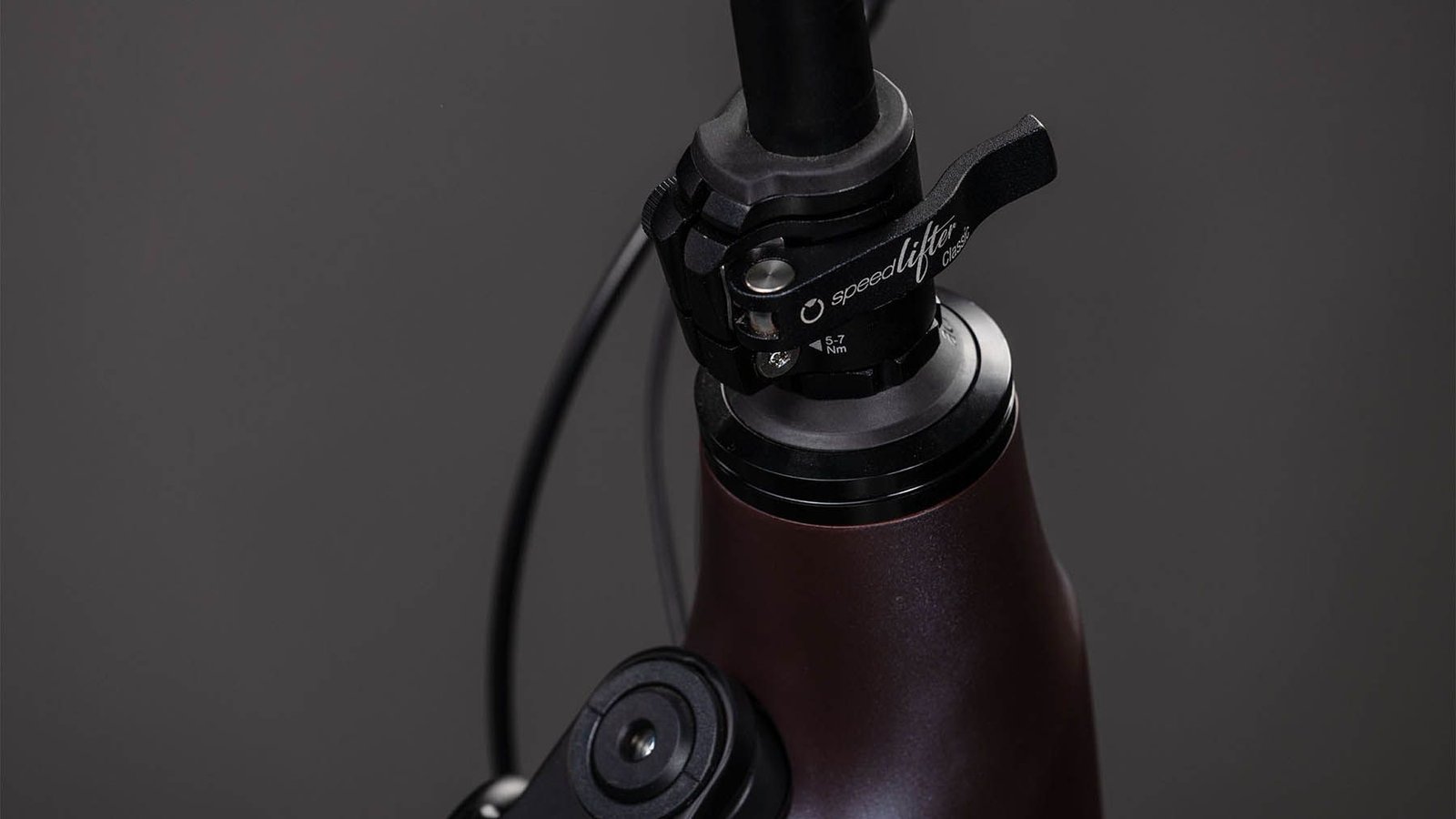 122110-Cube-Longtail-Hybrid-Comfort-800-mineralgrey-n-reflex-2026-03_1920x1920