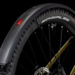 807230-Cube-Reaction-Hybrid-Performance-625-Allroad-goldenlime-n-black-2025-E-Bike-Hardtail-Mountainbike-03_1920x1920